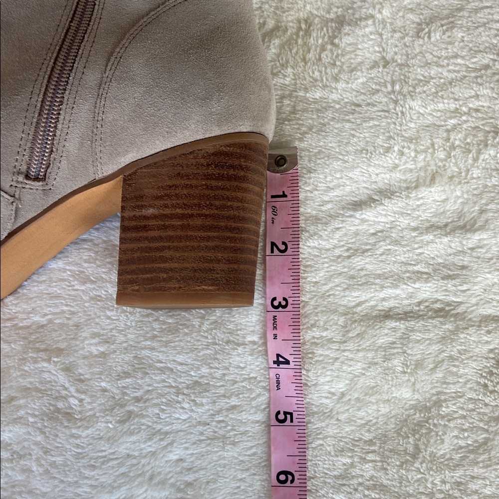 Crown Women's Ankle Boots in Taupe. - Picture 9 of 9